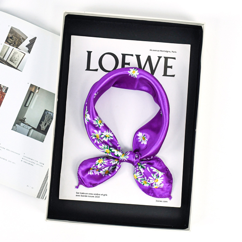 Alta sensación de primavera impresa pañuelo 50 color cuello de cor corta pañuelo cuadrado de color flor francesa retró pañuelo de seda damas