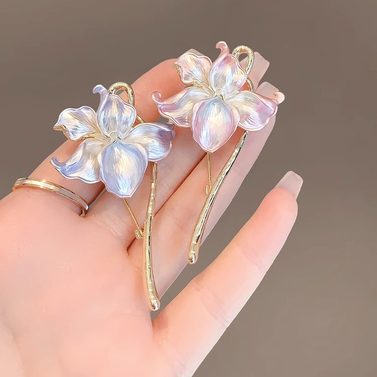 Spilla a forma di ninfea con temperamento retrò e nobile, spilla di sicurezza antiriflesso, accessorio per abito con fiore smaltato tridimensionale per donna_voghion.com