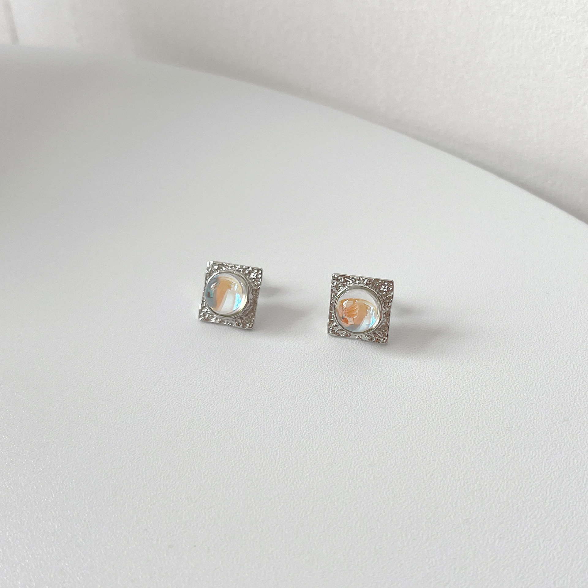 Retro Square Copper Inlay Artificial Gemstones Ear Studs 1 Pair display picture 3