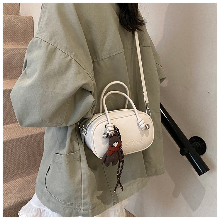 Retro soft leather solid color pillow bag for women, 2025 new trendy and fashionable single-shoulder crossbody bag, versatile hand-held bowling bag undefined