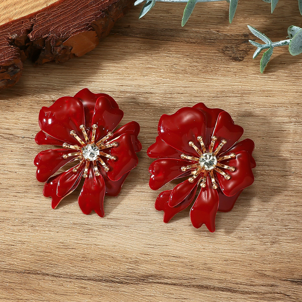 Серьги в стиле рокко? Wait careful: The input: "Retro earrings, french style, flowered, light luxury style, high-quality style". Translate preserving meaning: