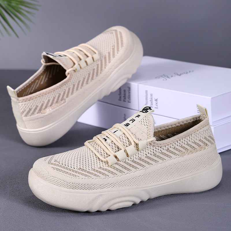 Zapatos de verano para mujer nuevo estilo malla transpirable voladora zapatos de madre de todo fósforo suela suave zapatos casuales de suela gruesa cómodos zapatos de tela para mujer