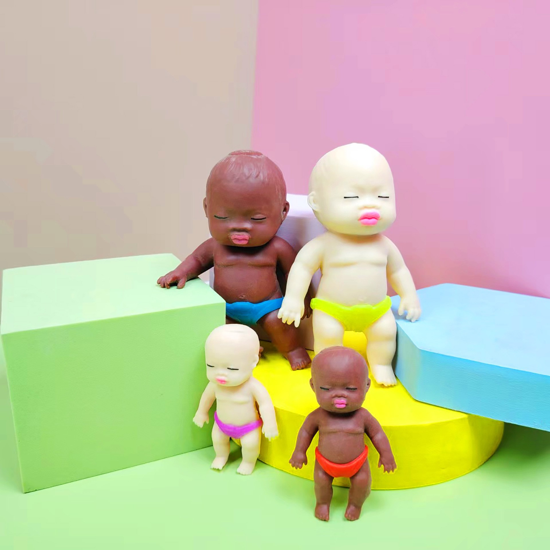 Descompresión de ventilación de simulación transfronteriza Linda muñeca villano truco descompresión muñeca arena rebote lento pellizco música al por mayor