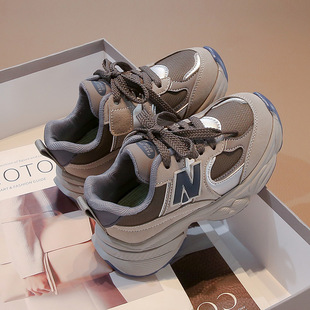 Children's spring new sports shoes 2025 fashionable girls' running shoes leather soft sole versatile middle and large children's lace-up trend