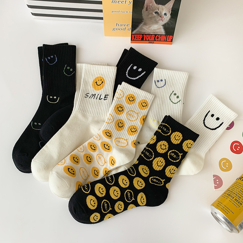 Socks women's mid-calf smiley face black and white cotton student high-top stockings vertical pattern Four Seasons street fashion socks Zhuji wholesale Socks women's mid-calf smiley face black and white cotton student high-top stockings vertical pattern Four Seasons street fashion socks Zhuji wholesale