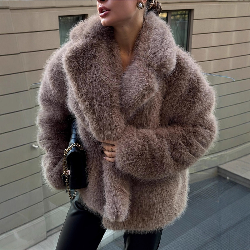 Cross-Border Export European and American Imitation Fur Fur Outwear Autumn and Winter Loose Environmentally Friendly Fox Fur Suit Collar Fur Outwear for Women Cross-Border Export European and American Imitation Fur Fur Outwear Autumn and Winter Loose Environmentally Friendly Fox Fur Suit Collar Fur Outwear for Women