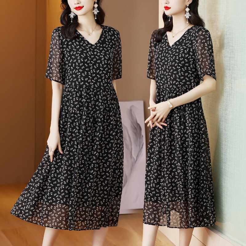 Silk Dress 2026 Summer Waist-Cinching Slimming Loose Plus-Size V-Neck Mulberry Silk High-End Elegant Mid-Length Dress Silk Dress 2026 Summer Waist-Cinching Slimming Loose Plus-Size V-Neck Mulberry Silk High-End Elegant Mid-Length Dress