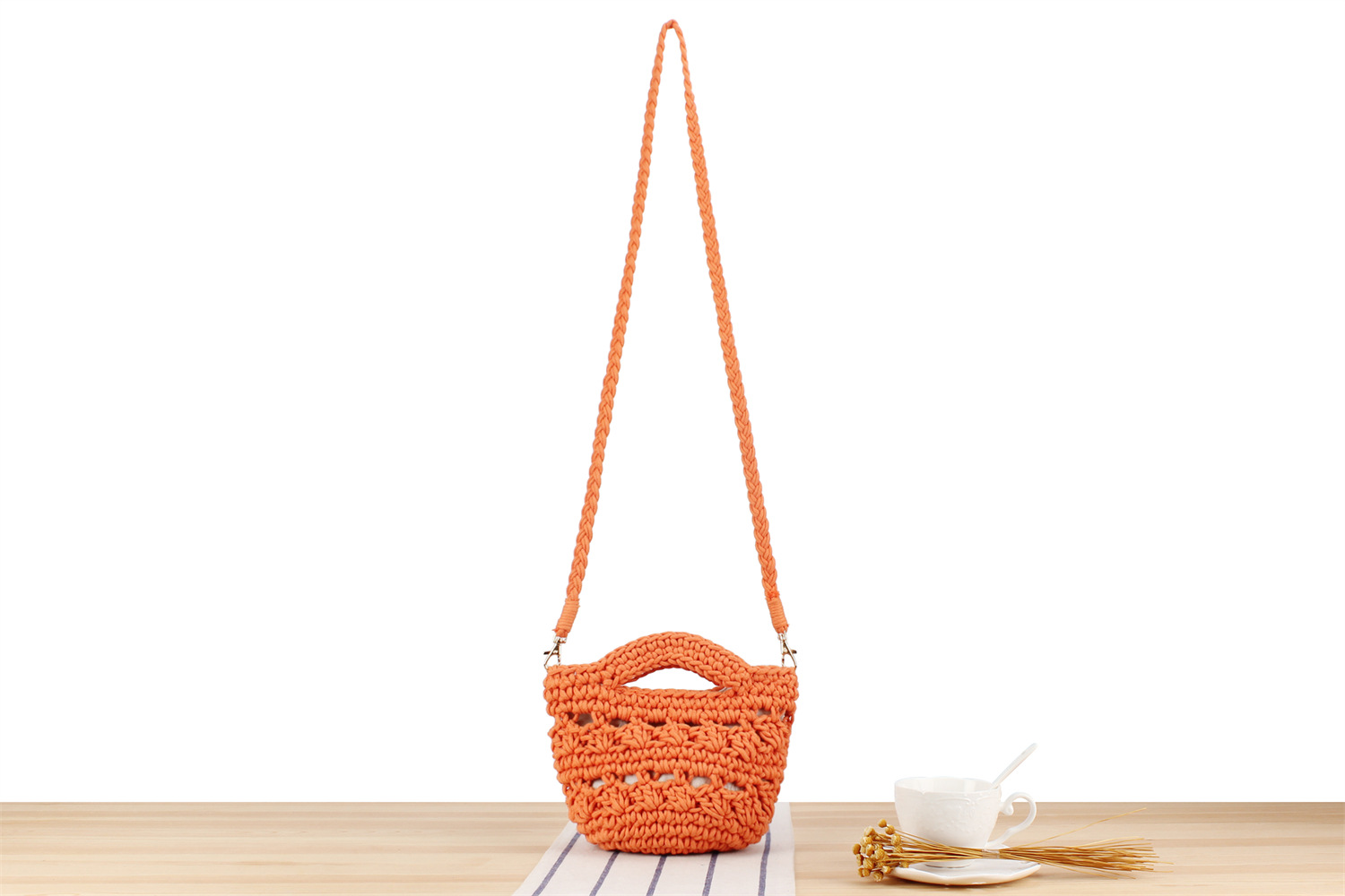 Unisex Small Cotton Rope Solid Color Streetwear Magnetic Buckle Straw Bag display picture 6
