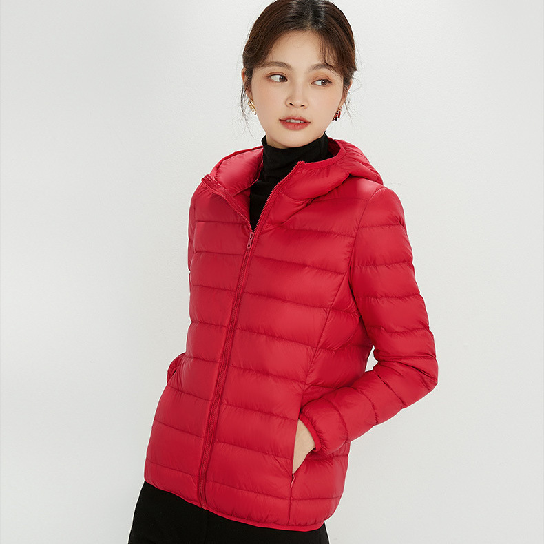 90 chaqueta de plumón de mujer con capuchón ligero corto de tamaño grande ligero estilo extranjero chaqueta de plumón blanco chaqueta Pinghu al por mayor