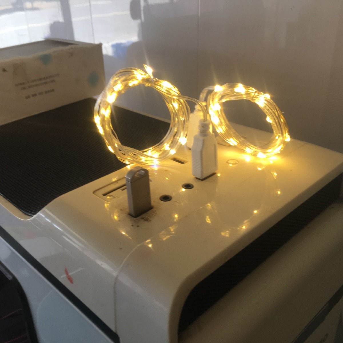 Interfaz USB de carga tesoro decorativo alambre de cobre Cadena de luz pequeña cadena de luz de color bombilla pequeña cadena de luz estrella luz lámpara de alambre de cobre