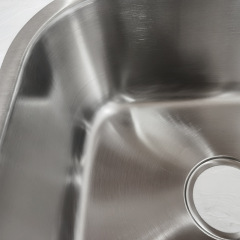 Manufacturer's Home Kitchen Sink 304 Stainless Steel Brushed Finish Undermount Basin with Thickened Design for Washing Dishes and Vegetables