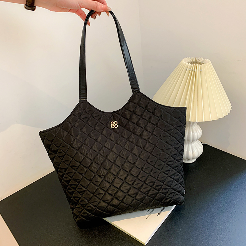 Bolsa coreana de gran capacidad, nueva bolsa de hombro transfronteriza, bolsa de viaje casual, moda, bolso bordado de diamante.