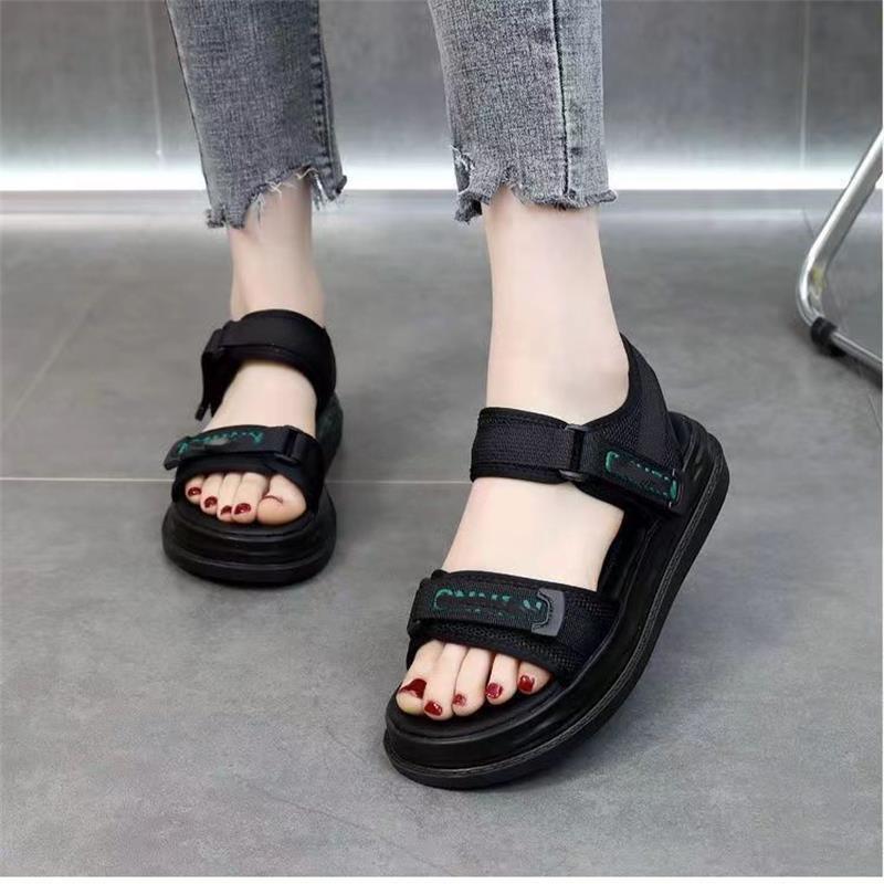Sandalias deportivas para mujeres 2026 verano nuevo tipo explosivo muffin zapatos de suela gruesa zapatos de playa rojos de estudiantes