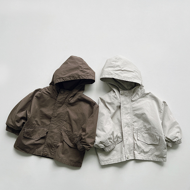 Nueva chaqueta de otoño de estilo japonés y coreano para niños, nueva camiseta versátil con capucha para niñas 2025, camisa con cremallera para bebés y niños.