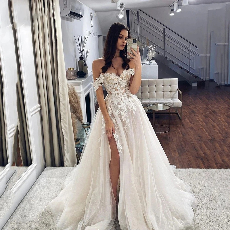 Off-Shoulder Foreign Trade European and American Wedding Dress for Women 2026 New Style Lace Slit Fashion Retro Deep V-Neck with Small Train for Bride