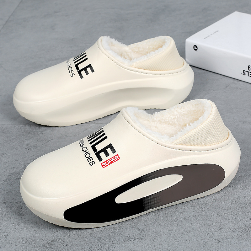 Invierno nuevo estilo de moda zapatillas de algodón bolsas de pareja tacones impermeables y terciopelo calentamiento zapatillas de algodón de lana para hombres