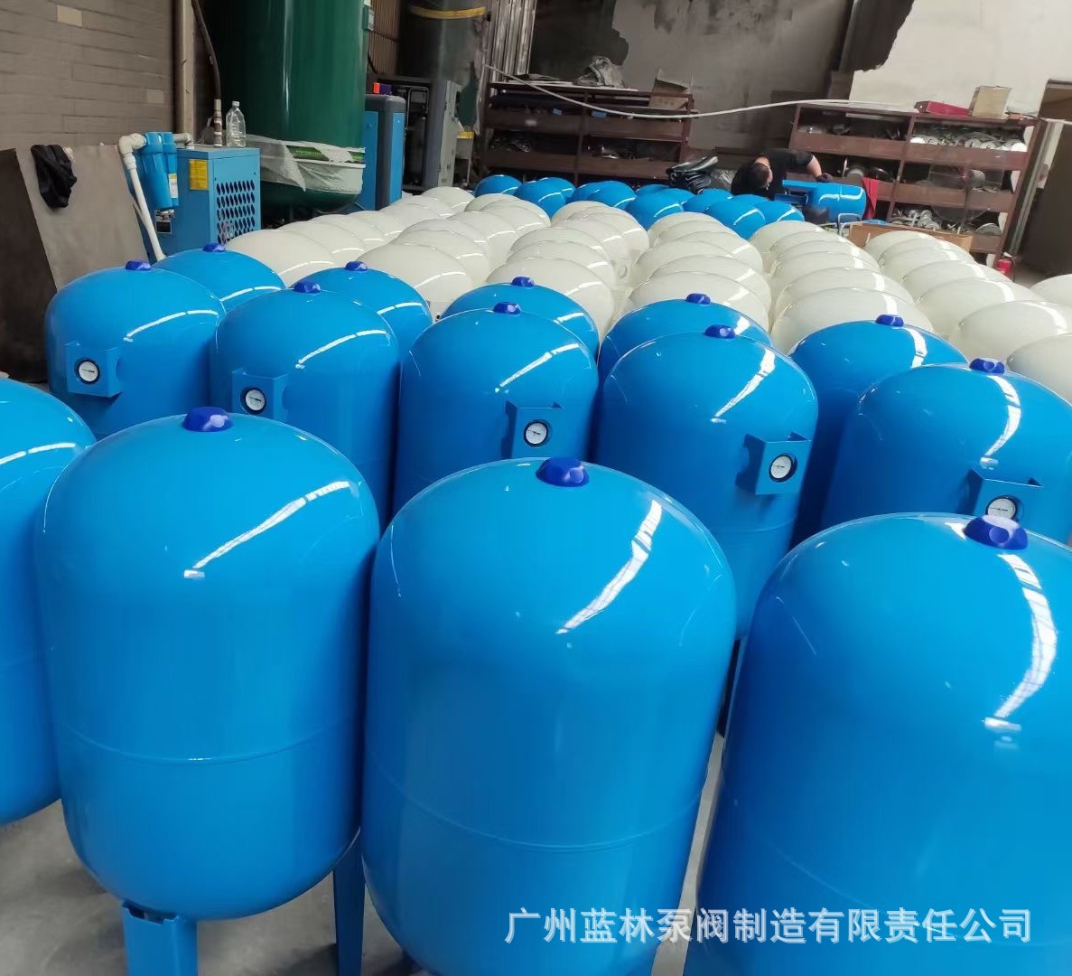 200L立式隔膜气压罐 高压膨胀压力罐 低温碳钢隔膜式气压罐