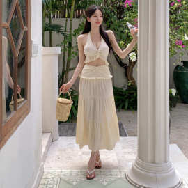 2026度假风套装绝美套装美背挂脖背心女夏季高腰半身裙杏色三件套