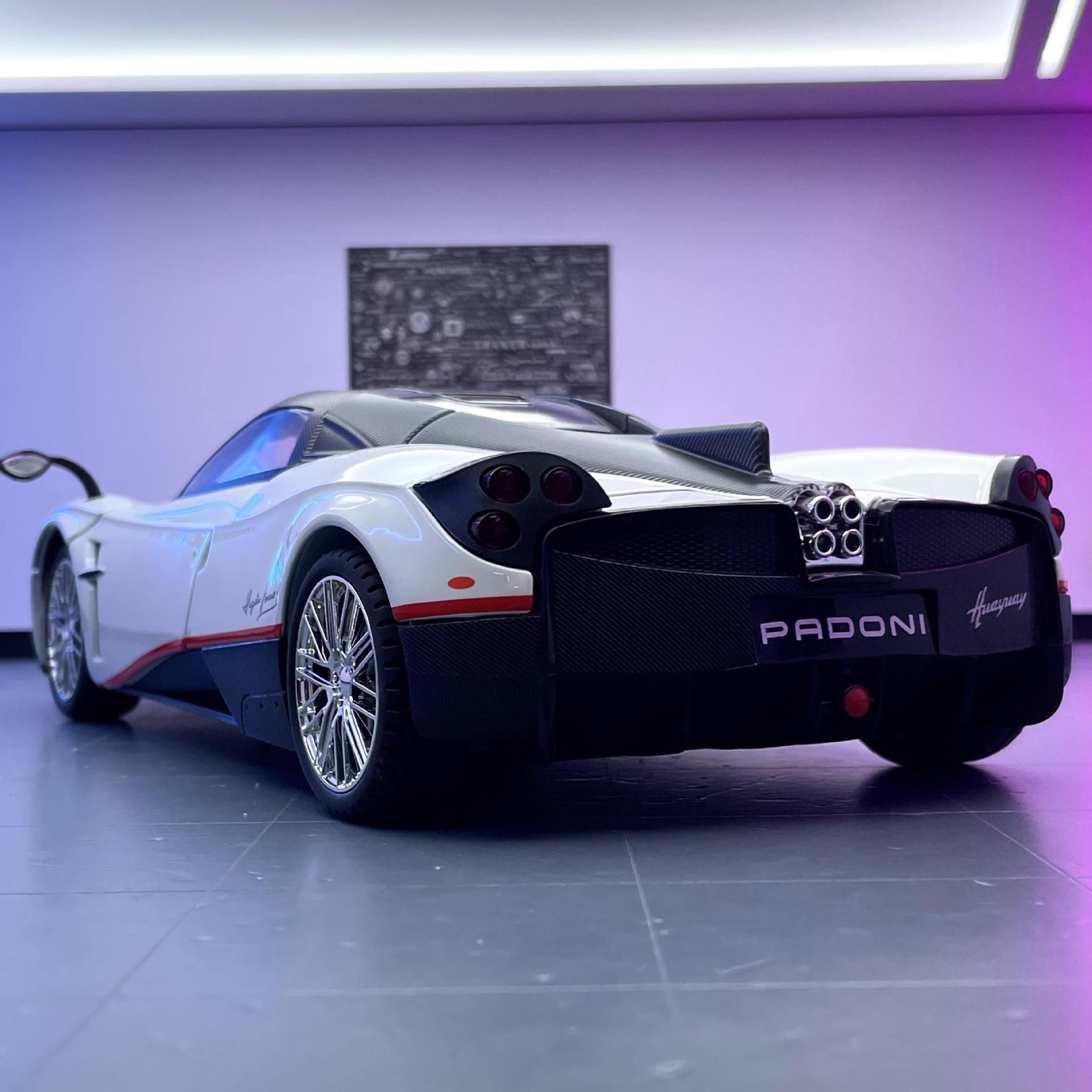 Modelo de coche de aleación 1:18 Coche deportivo Pagani con sonido y luz, modelo de música de coche, colección de adornos