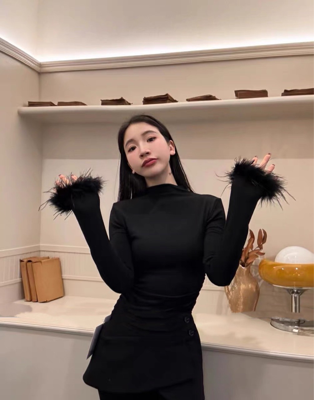 Half-high collar ostrich feather waist slimming base shirt