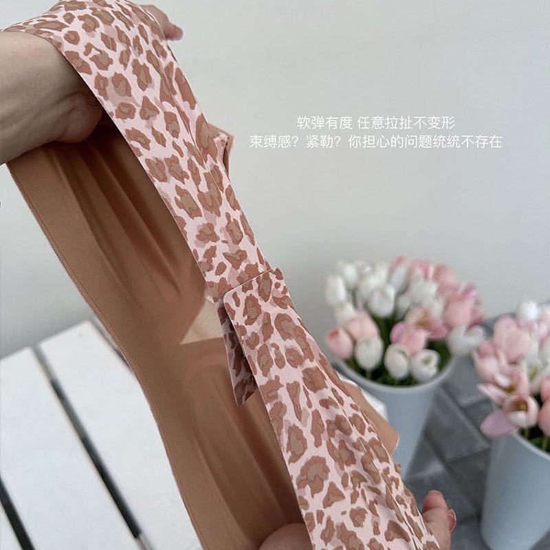 Ventas directas de fábrica comercio electrónico transfronterizo Sudeste de Asia Vietnam Tailandia damas burbujas encaje pecho pequeño recogido sujetador Tovin