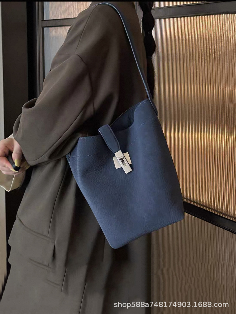 Retro Suede Bucket Bag For Women High-End Niche Vintage Tote Bag Large Capacity Commuter Shoulder Handbag - Thumbnail 8