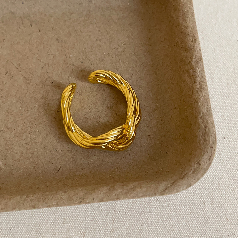 Schitterende designerring voor dames, elegant sieraad_voghion.com