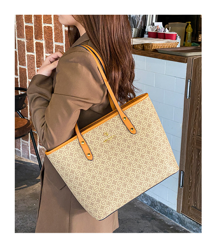 Nowa gorąca sprzedaż damska torba lekka luksusowa damska torba dojazdowa duża pojemność modna torba popularna prosta duża torba 2023_voghion.com