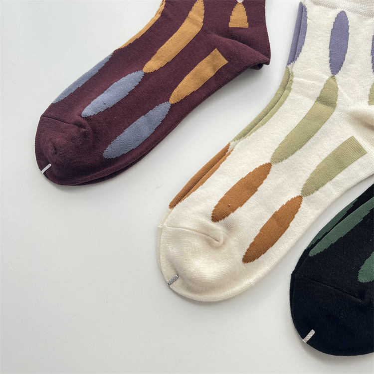 Women's Retro Color Block Cotton Crew Socks A Pair display picture 5