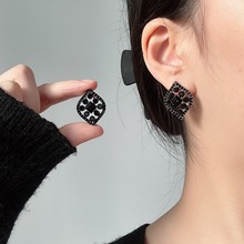气质黑色菱形水晶耳环新款网红时尚小众设计高级感银针耳钉耳饰女