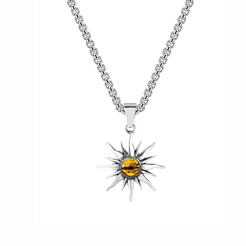 Collana con ciondolo a forma di dio del sole e occhio magico, in acciaio al titanio di alta qualità, per uomo, in vendita all'estero_voghion.com
