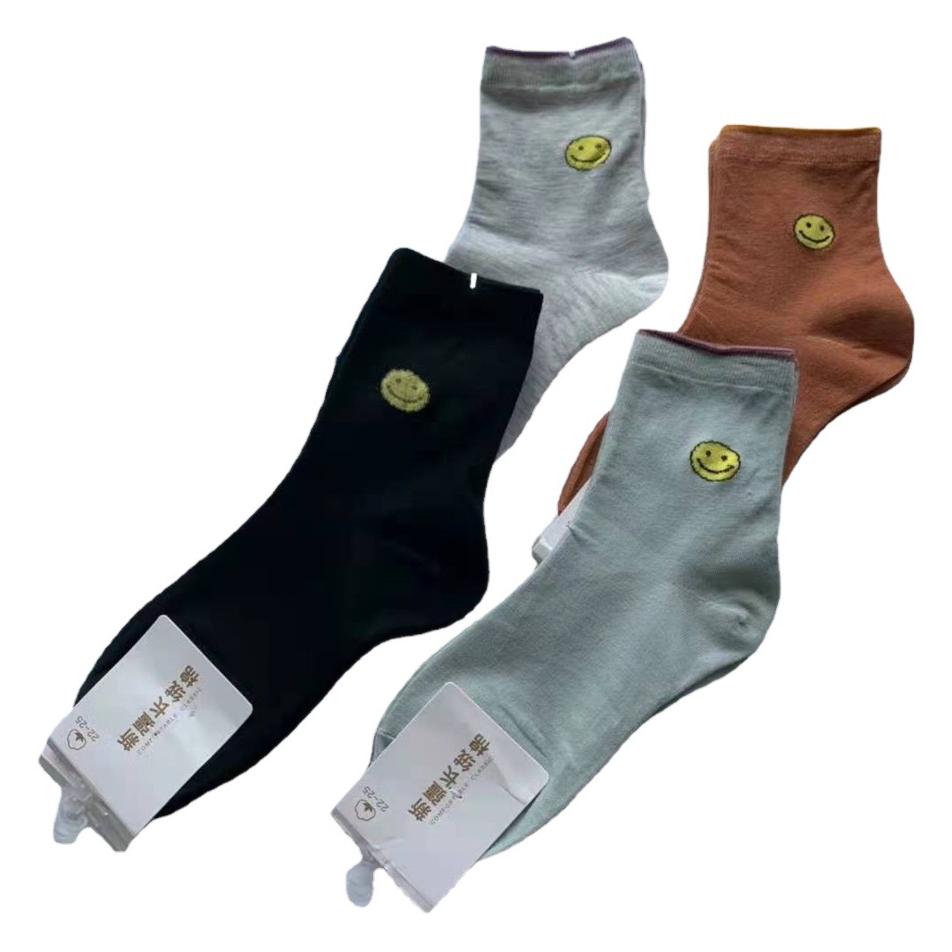 Manufacturer Wholesale Autumn and Winter Men's and Women's Mid-Calf Cotton Socks, Sweat-Absorbent and Breathable, Simple Casual Business Socks for Women, Street Vendor Socks