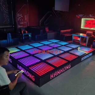 �ư�KTV������̨��dҹ��ĵϏ����������DJ̨�v���S��ɫ