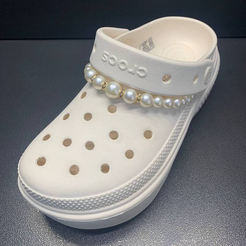 high quality Sweet Elegant Irregular Pearl Chain Shoe Buckle Hole Shoes Decorative Chanel Style Accessories DIY