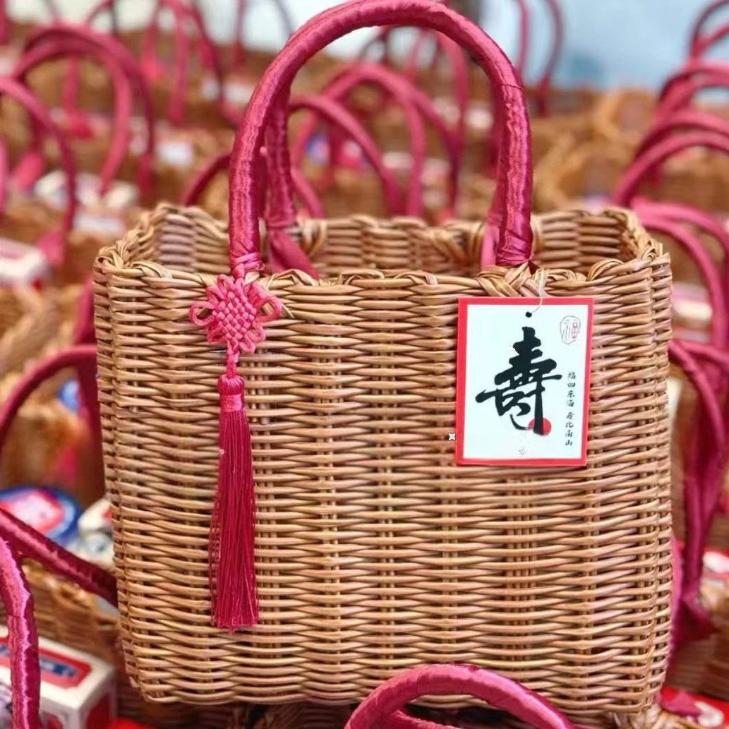 Cestas de nuevo estilo chino de Año Nuevo Reunión anual de reubicación de regalo de aniversario de reubicación de regalo canasta tejida a mano