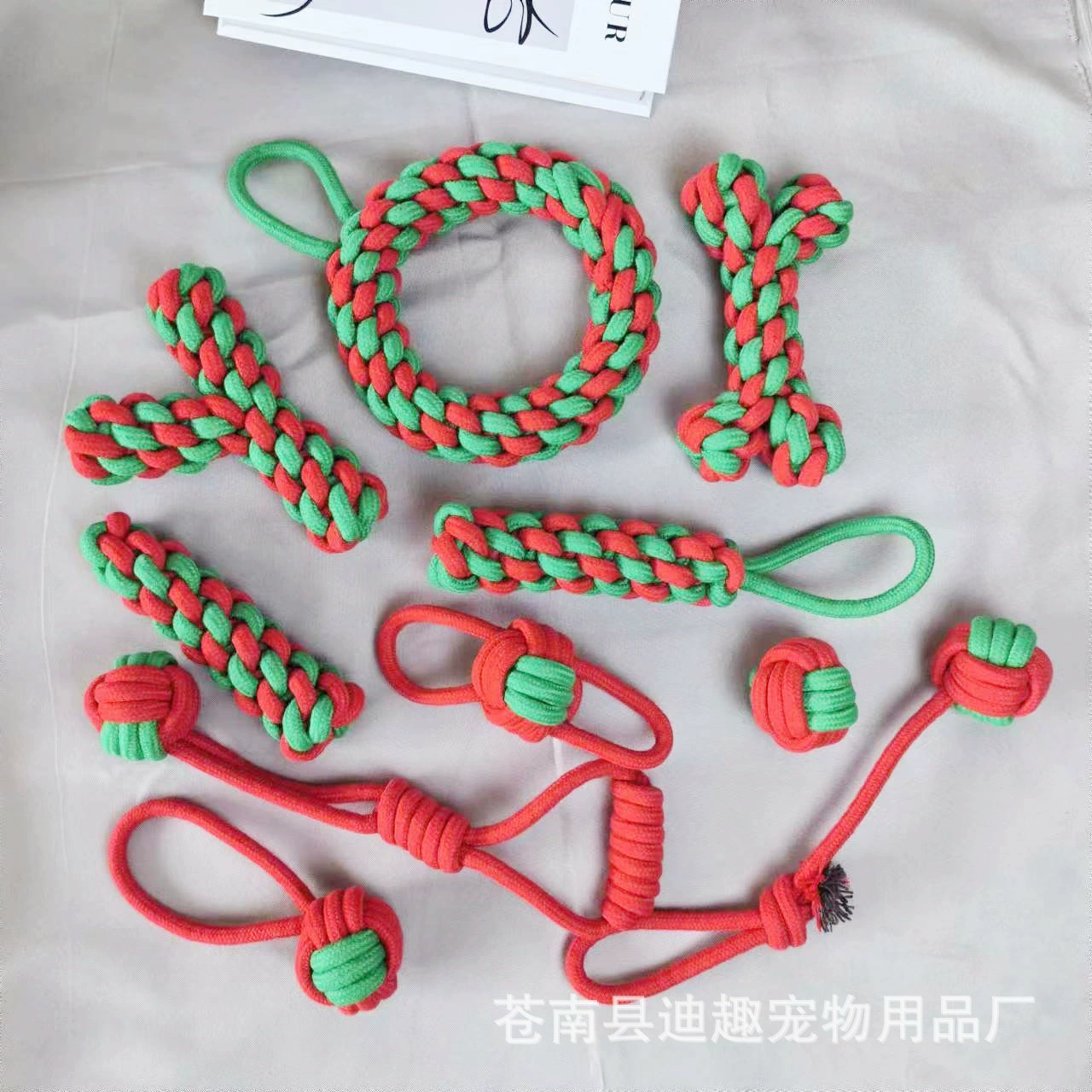 Амазонка взорвала рождественский набор игрушек из хлопка для домашних животных