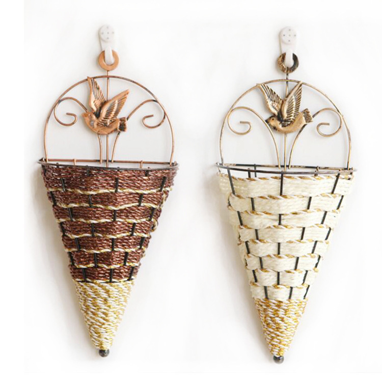 廠家供應復古牆掛藤編花籃精美鐵藝草編藤編花藝裝飾壁掛