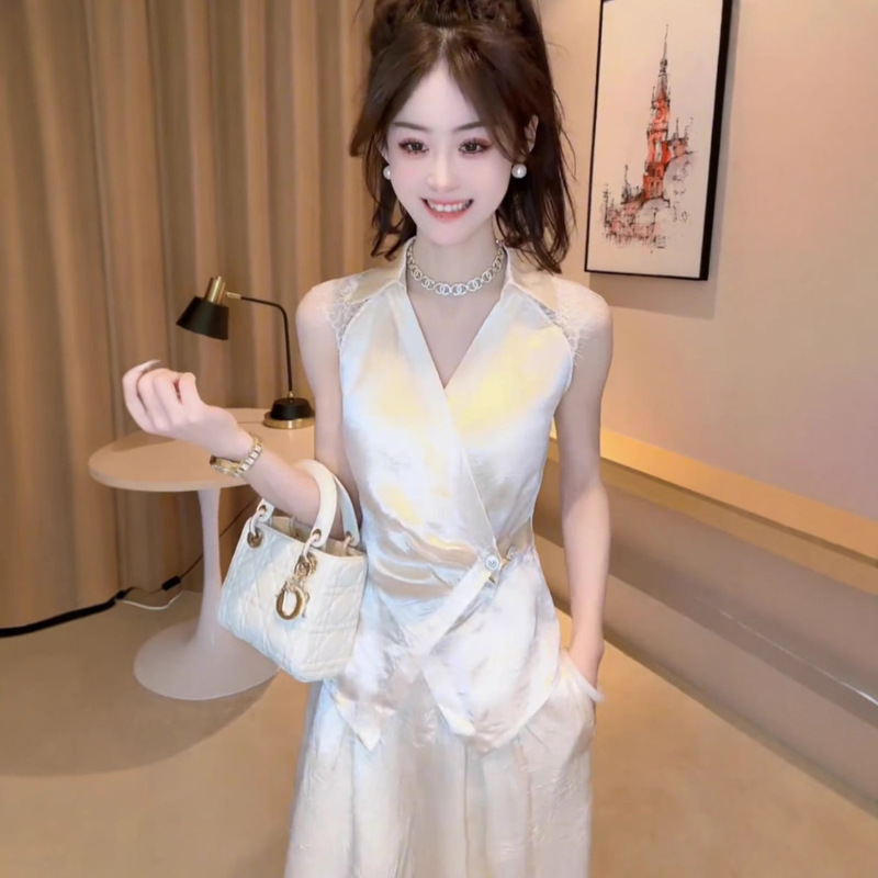 New Summer Sleeveless T-Shirt, New Chinese Style 2025 Slim and Stylish Design, Waist-Cinching and Elegant Sleeveless T-Shirt