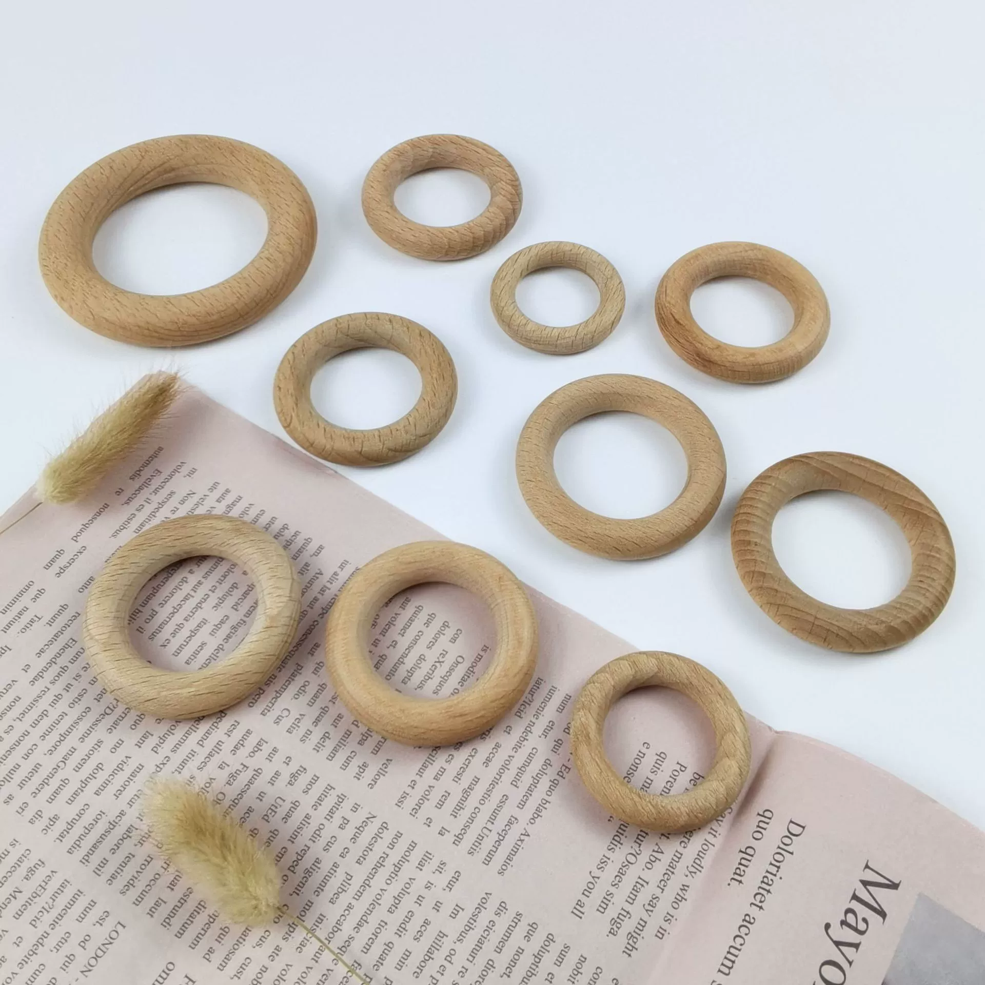 Spot solid wood ring wooden ring wooden suspension natural solid wood baby grabs wooden grinding teeth wood rings curtain ring