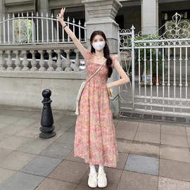 飞飞袖碎花连衣裙设计感夏季新款仙女裙子洋气别致修身显瘦长裙潮