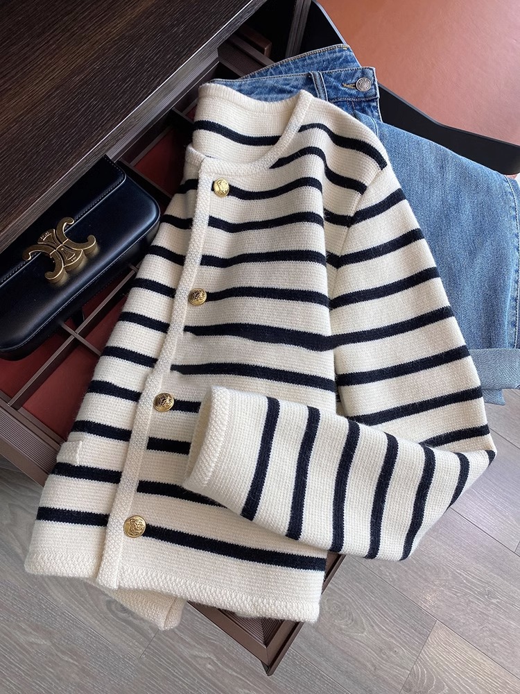 Women's Knitwear Long Sleeve Sweaters & Cardigans Button Yarn-Dyed Streetwear Stripe display picture 4
