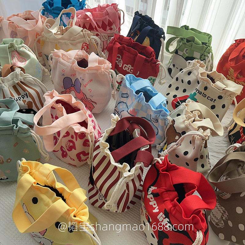 New Style Fabric Cute Large Capacity Bundle Handbag for Commuting to Work Carry-on Bag Women's Hand Bag