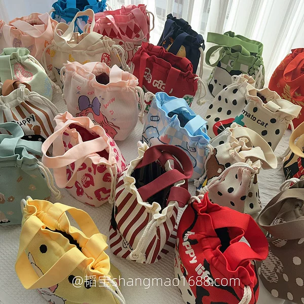 New Style Fabric Cute Large Capacity Bundle Handbag for Commuting to Work Carry-on Bag Women's Hand Bag
