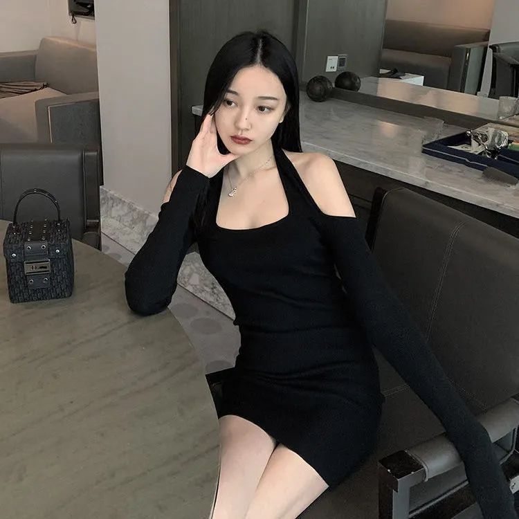 Pure desire style neck neck collar low-cut hip-pack dress for women Autumn and Winter 2023 hot girl off-shoulder slim temperament miniskirt