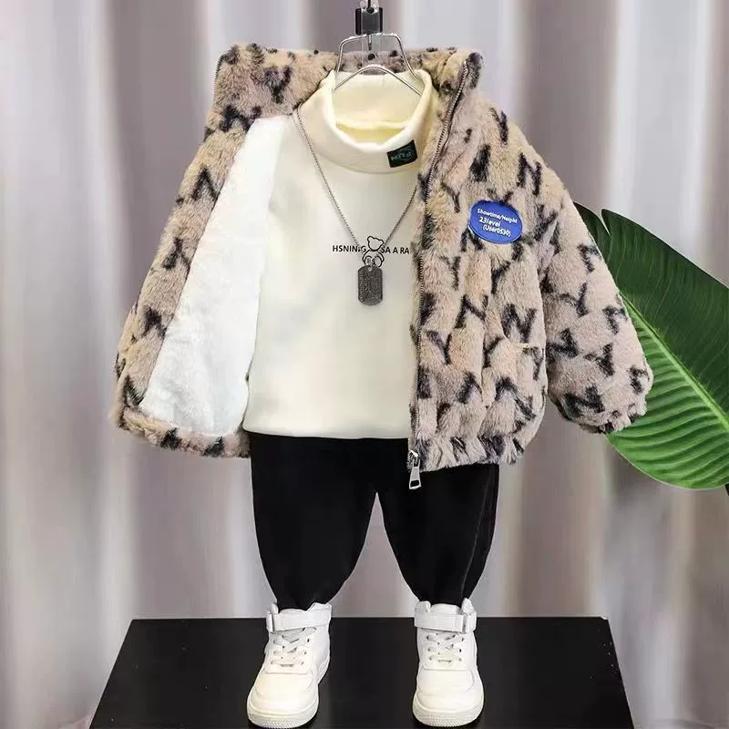 Quilted children's warm demi-season down jacket for boys