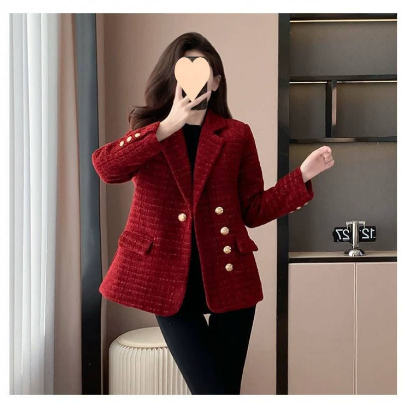 Дизайн демисезонного классического пиджака костюма, стиль Chanel, тренд сезона, увеличенная толщина