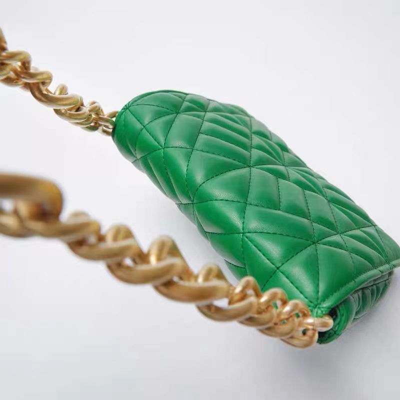 2023 neue All-Match-Tasche mit dicker Kette, gesteppte One-Shoulder-Reiswort-gestickte kleine quadratische Tasche_voghion.com