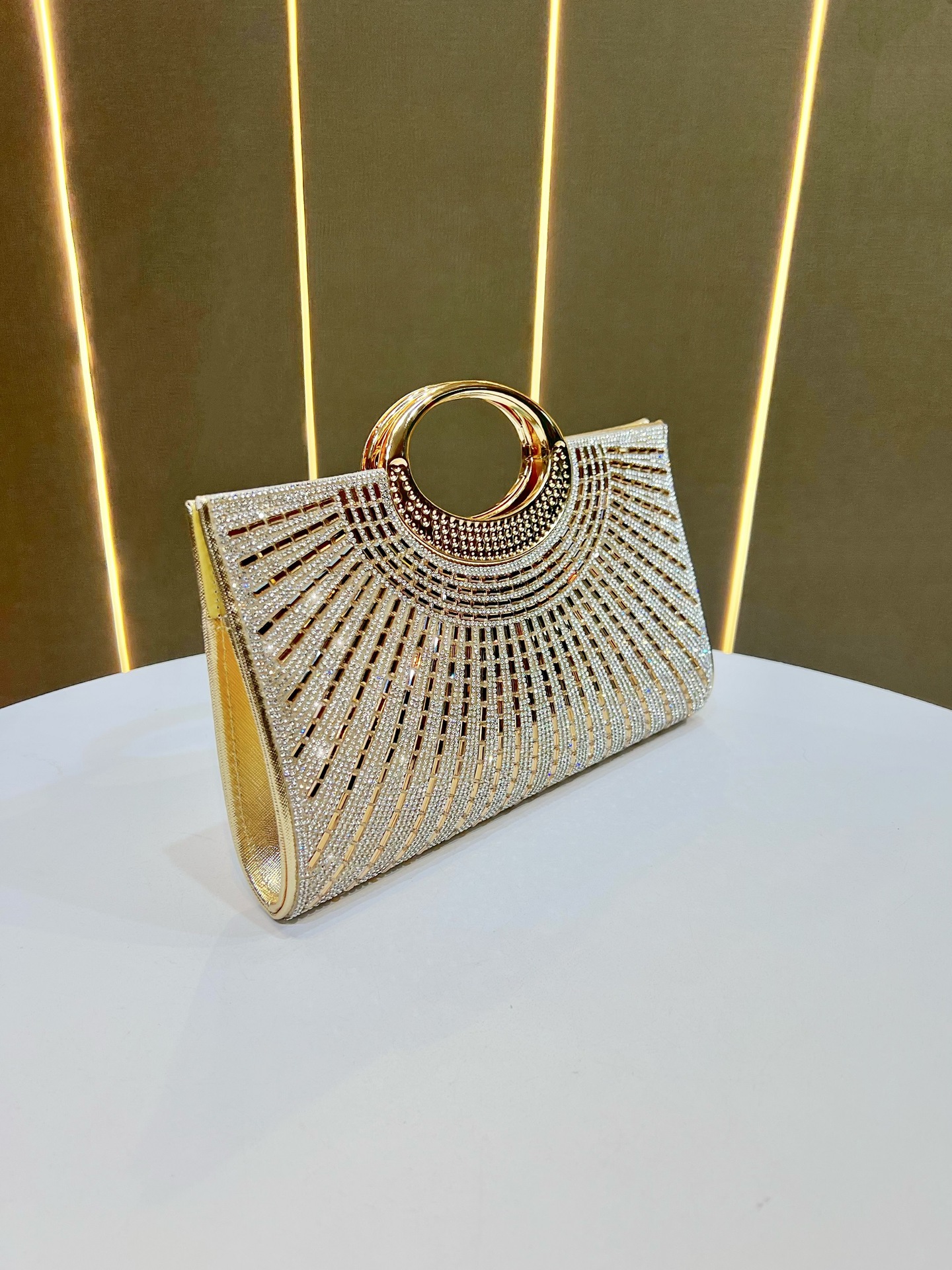 Borsa a mano retrò con strass elegante pochette da sera a catena_voghion.com