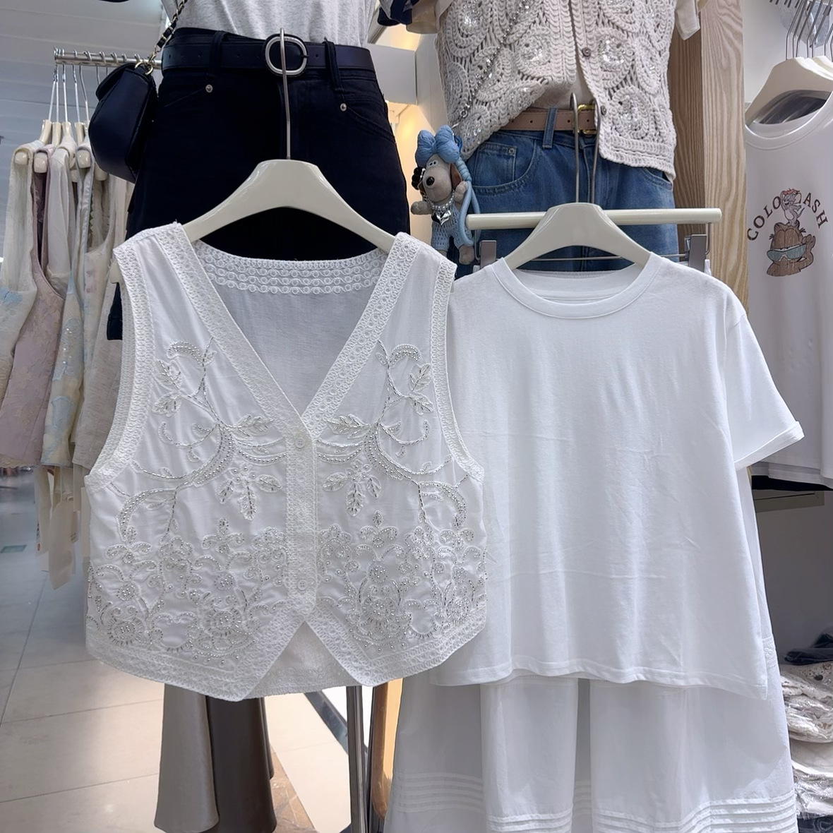 Summer New Women's Clothing Simple Elegant Beaded Vest Pure Color Small Fresh Sweet Slim Vest White Short Style