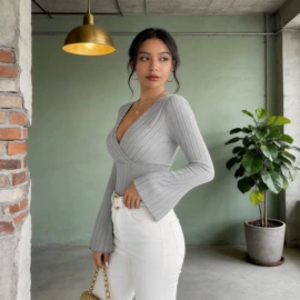 女式T恤;连衣裙;女式夹克